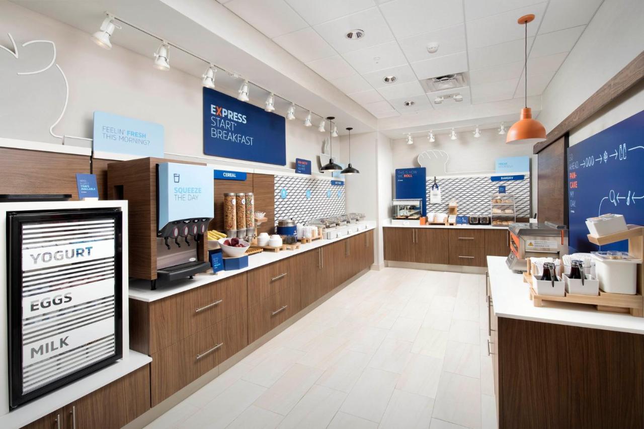 Holiday Inn Express & Suites Lexington By Ihg Esterno foto