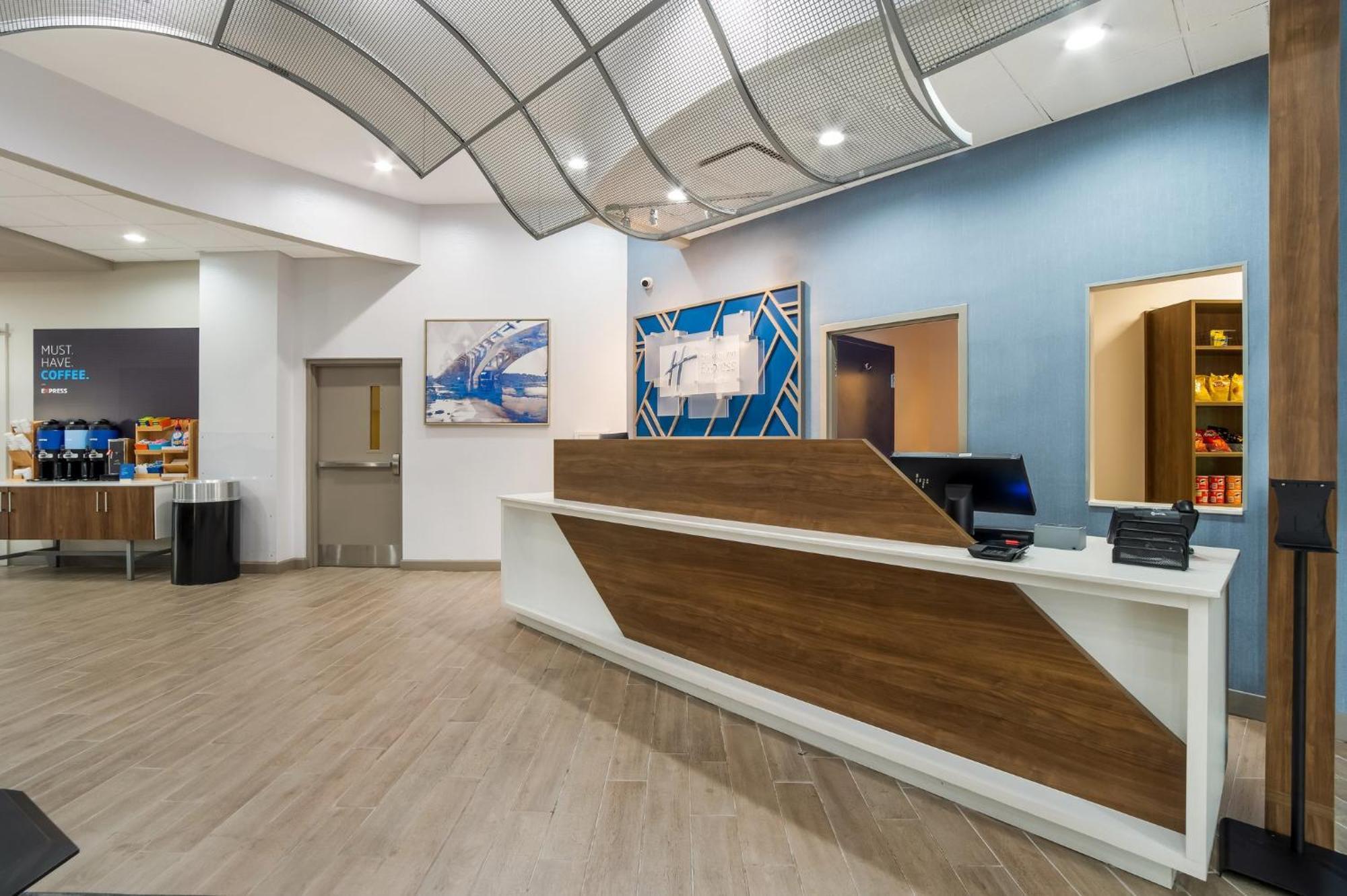 Holiday Inn Express & Suites Lexington By Ihg Esterno foto