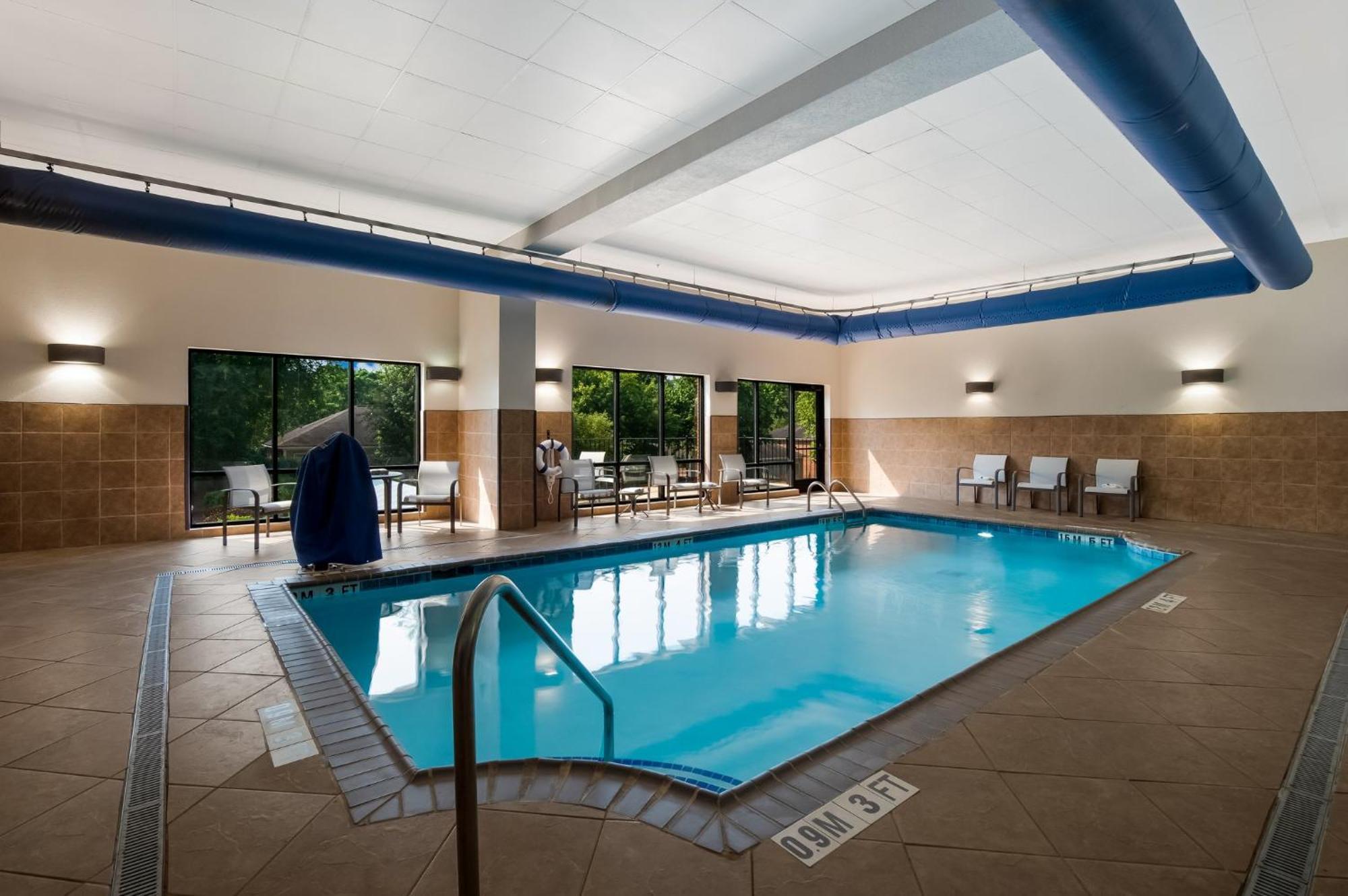 Holiday Inn Express & Suites Lexington By Ihg Esterno foto