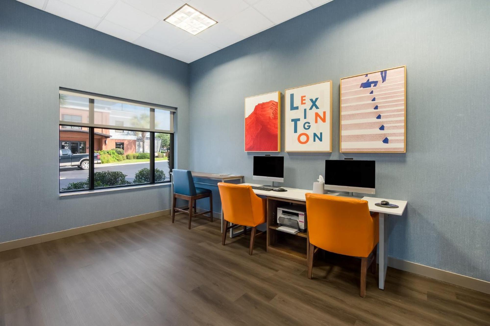 Holiday Inn Express & Suites Lexington By Ihg Esterno foto