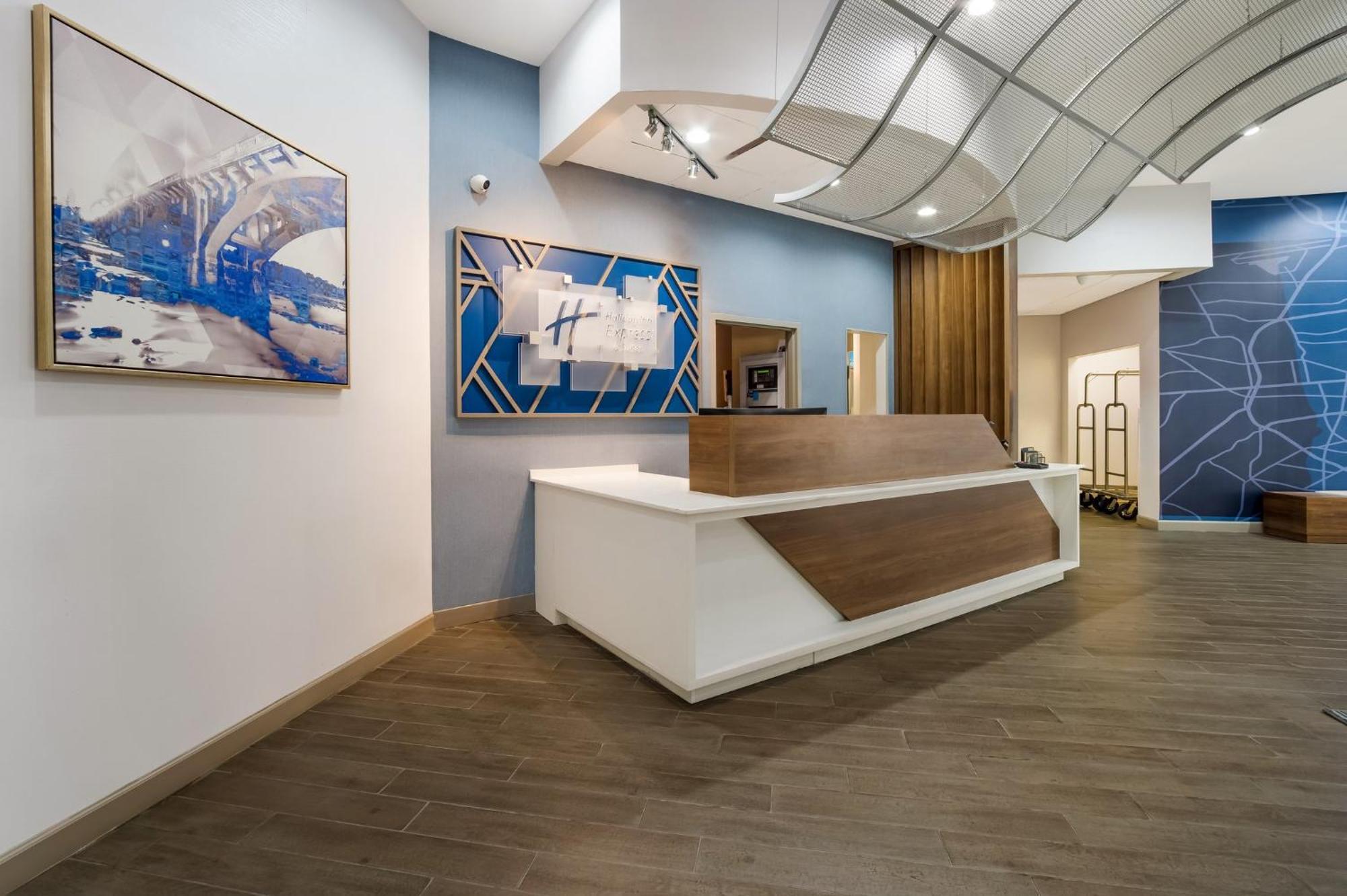 Holiday Inn Express & Suites Lexington By Ihg Esterno foto