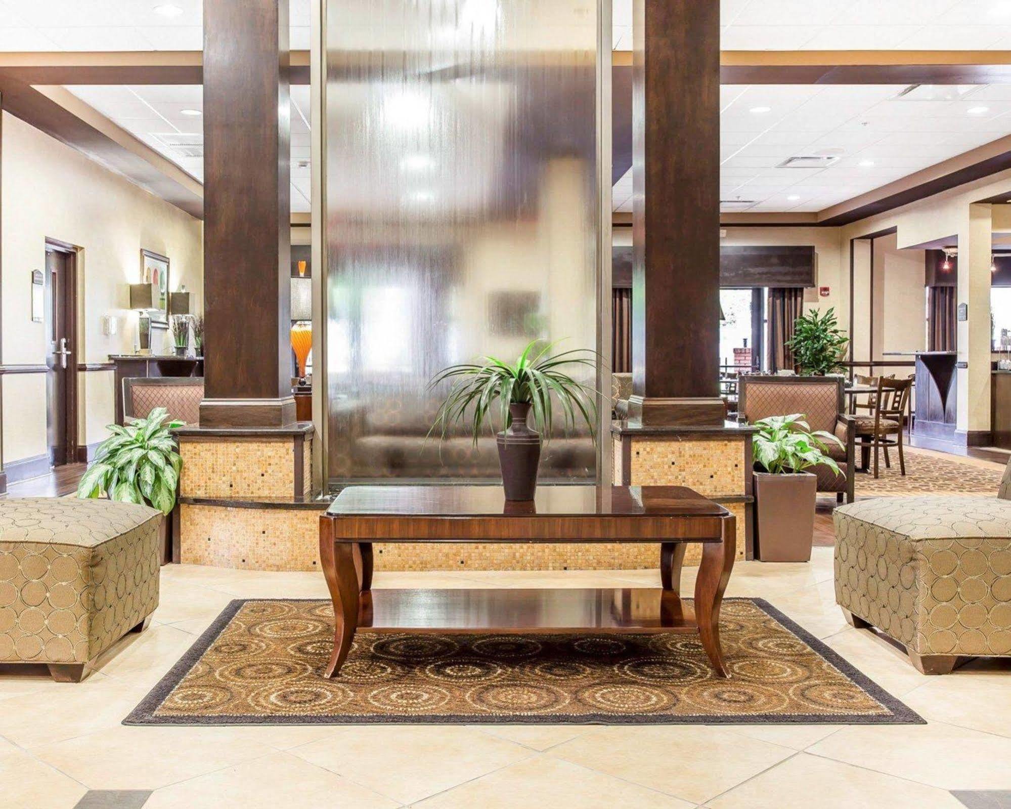 Holiday Inn Express & Suites Lexington By Ihg Esterno foto