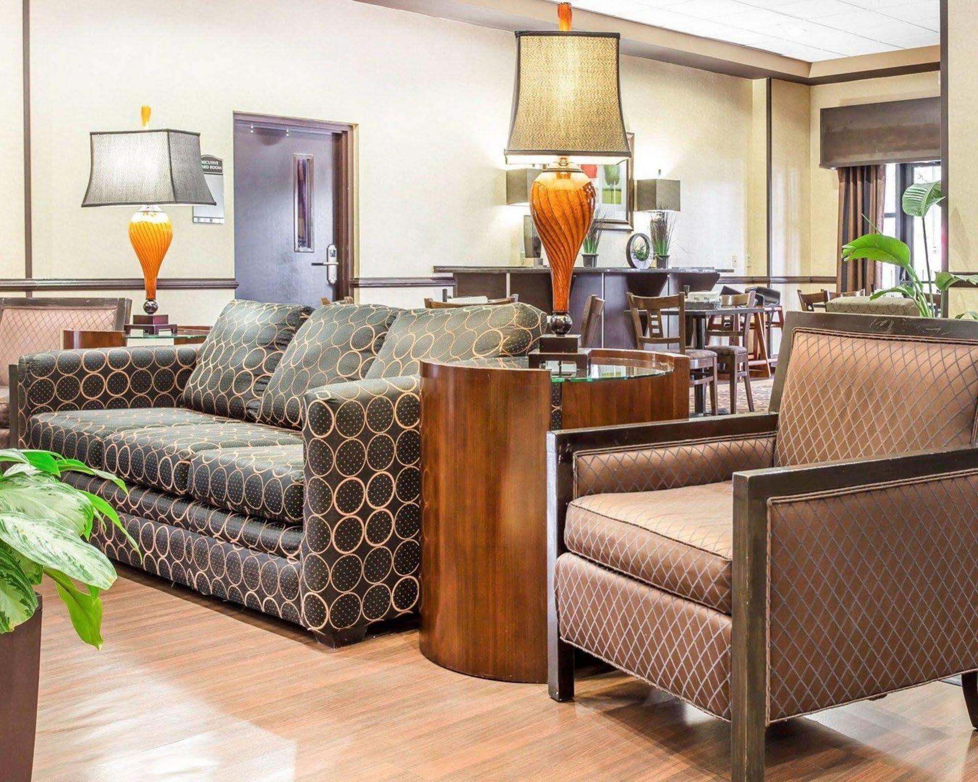 Holiday Inn Express & Suites Lexington By Ihg Esterno foto