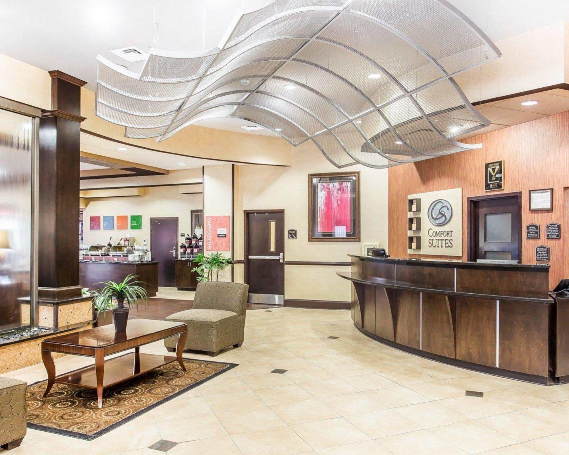 Holiday Inn Express & Suites Lexington By Ihg Esterno foto