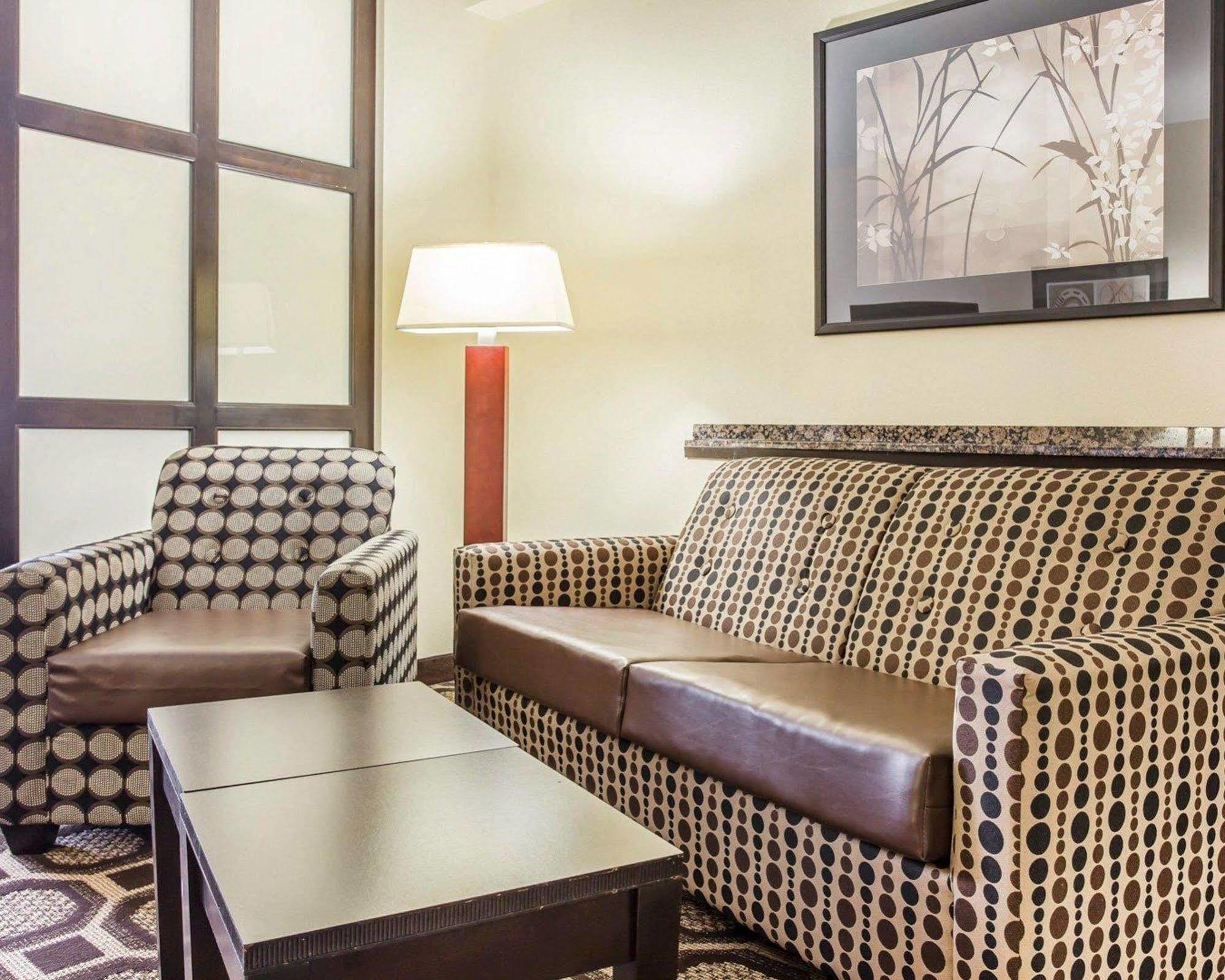 Holiday Inn Express & Suites Lexington By Ihg Esterno foto